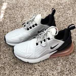 Women’s Nike Air 70 size 7.5